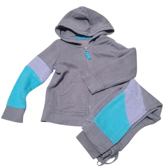 Matching sweatsuit - Picture 1 of 4